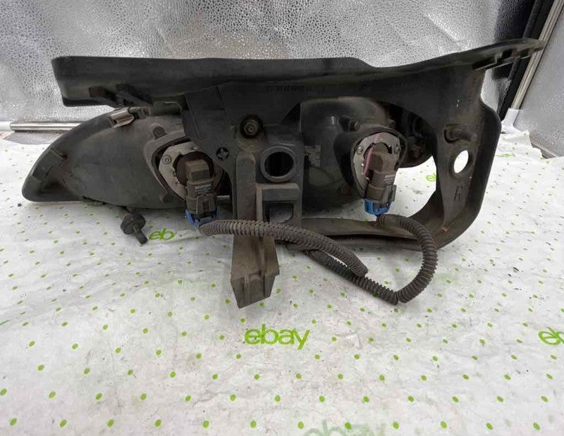 95 96 97 98 99 CHEVY CAVALIER Headlamp Assembly Right