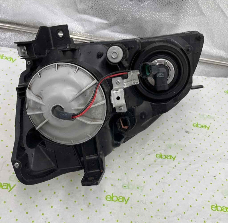 02 03 04 NISSAN ALTIMA Headlamp Assembly Right passenger side
