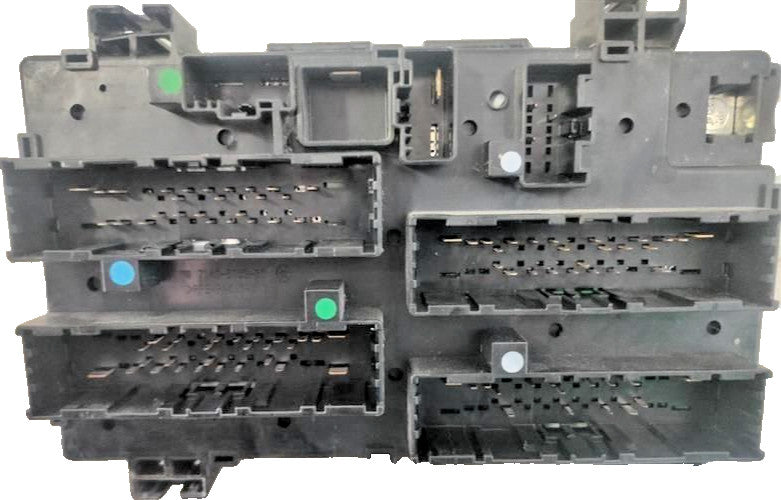 2013-2014 Dodge Ram 1500 Pickup 3.6L Engine Fuse Box Power Distributio