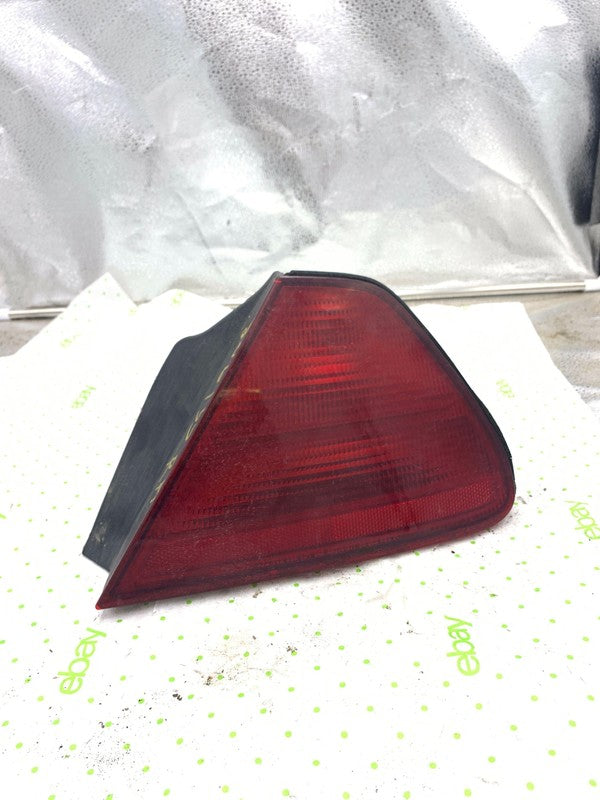 98 99 00 01 02 HONDA ACCORD Tail Light Assembly Right passenger side
