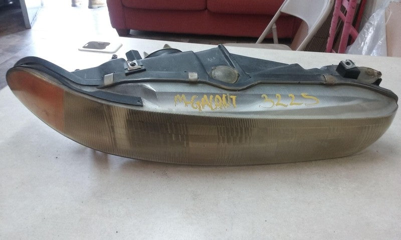 99 00 01 MITSUBISHI GALANT Headlamp Assembly Right