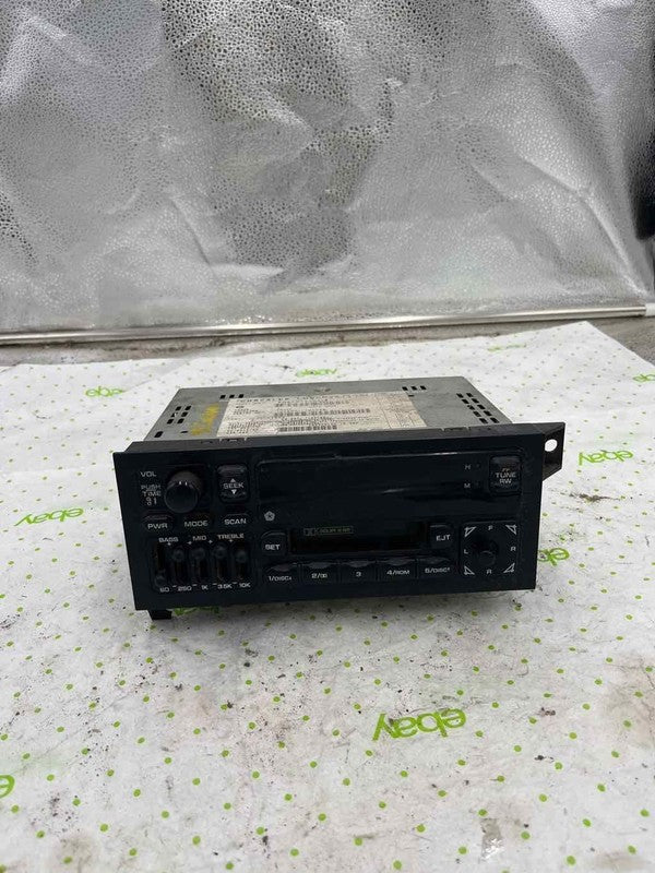 01 02 MAZDA 626 Radio