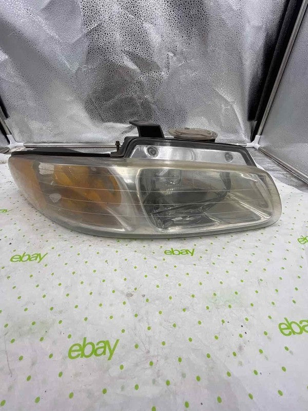 96 97 98 99 00 DODGE CARAVAN Headlamp Assembly Right