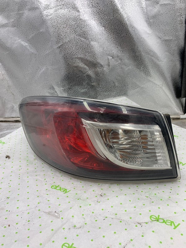 10 11 12 13 MAZDA 3 Tail Light Assembly Right passenger side