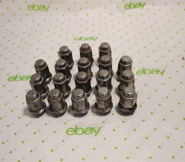 05 FORD TAURUS Lug Nuts (18 UNITS)