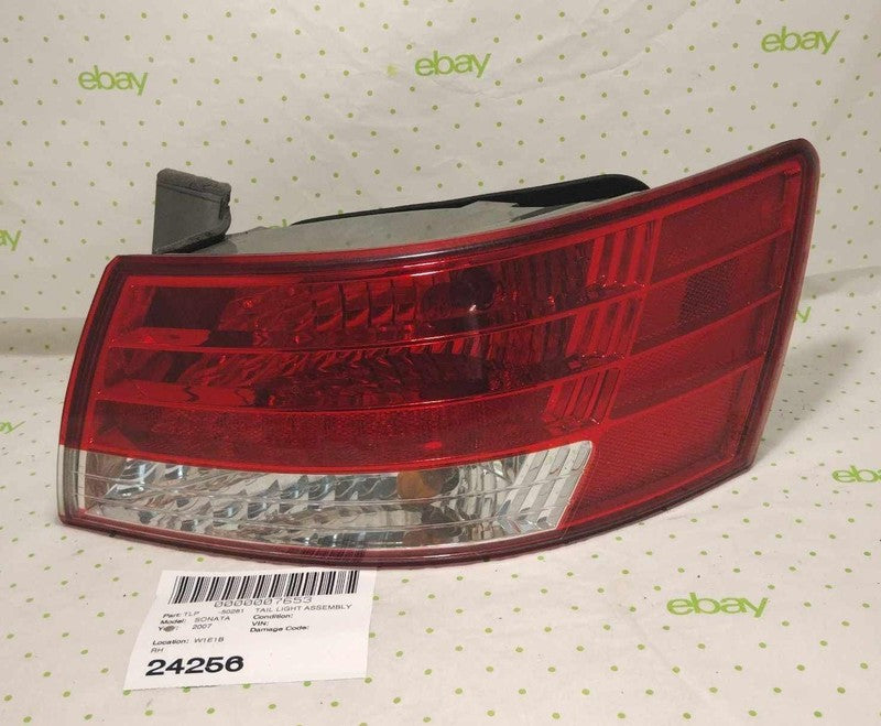 06 07 08 HYUNDAI SONATA Tail Light Assembly Right
