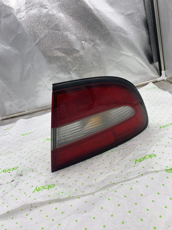 94 95 96 MITSUBISHI GALANT Tail Light Assembly Right passenger side