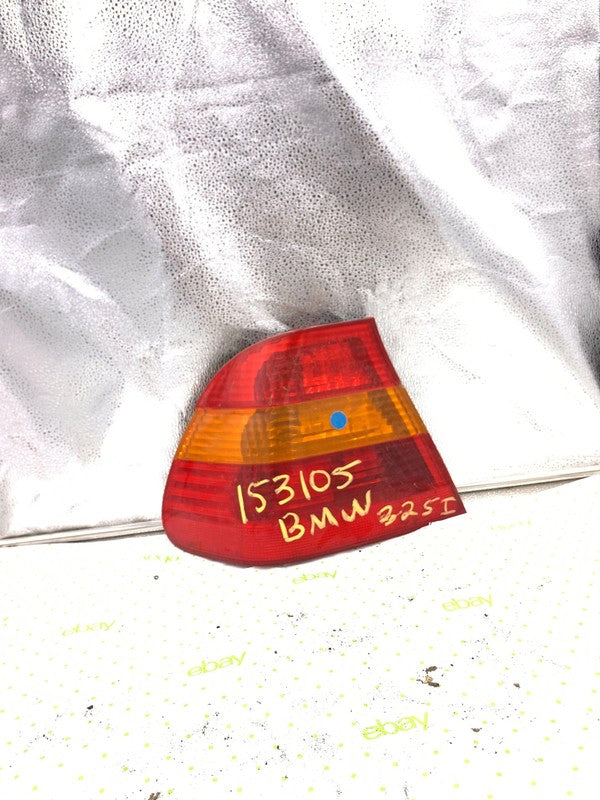 02 03 04 05 BMW 325I Tail Light Assembly Left driver side