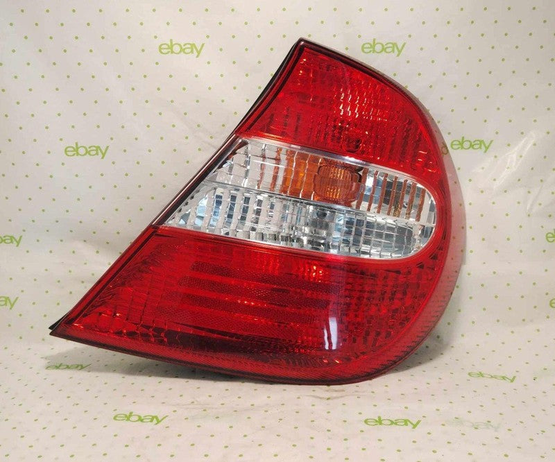 02 03 04 TOYOTA CAMRY Tail Light Assembly Right