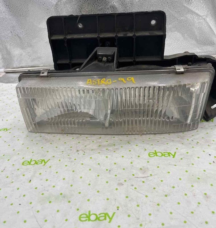 95 96 97 98 99 00 01 02 03 04 05 CHEVY ASTRO Headlamp Assembly Left dr