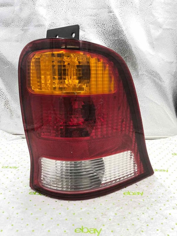 99 00 01 02 03 FORD WINDSTAR Tail Light Assembly Right passenger side