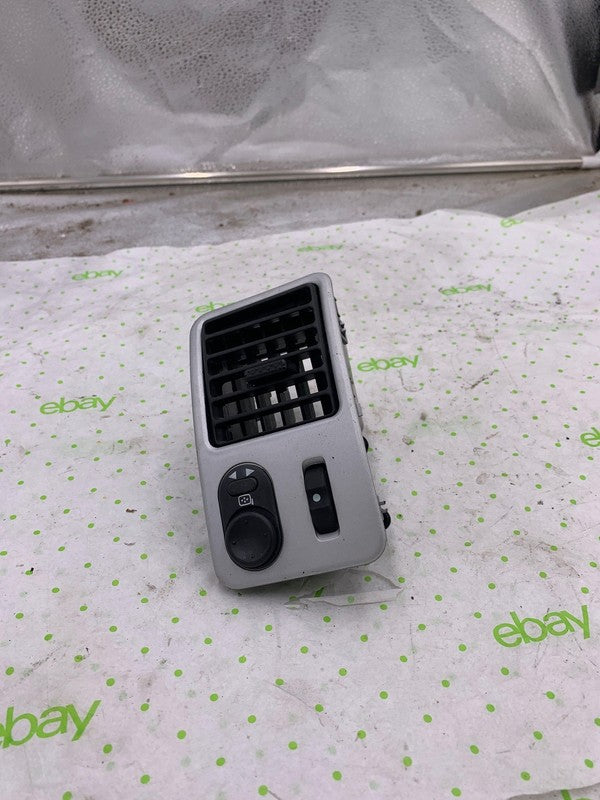 08 CHEVY EQUINOX Air Cond./heater Vents