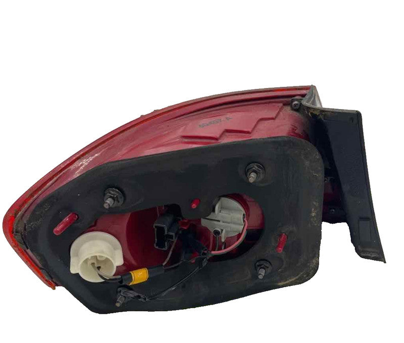 04 05 06 KIA AMANTI Tail Light Assembly Right