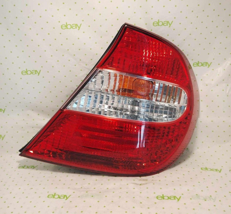 02 03 04 TOYOTA CAMRY Tail Light Assembly Right