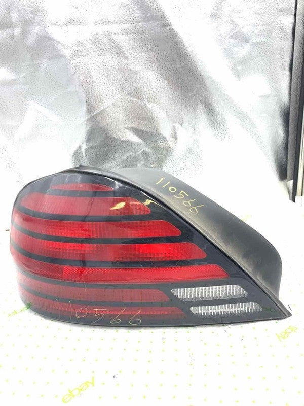 99 00 01 02 03 04 05 PONTIAC GRAND AM Tail Light Assembly Left driver