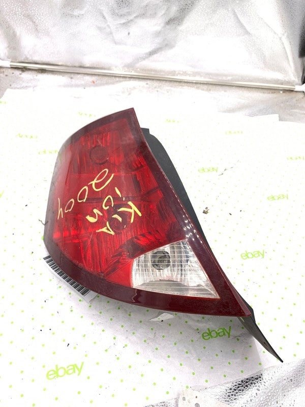 03 04 05 06 07 SATURN ION Tail Light Assembly Left driver side