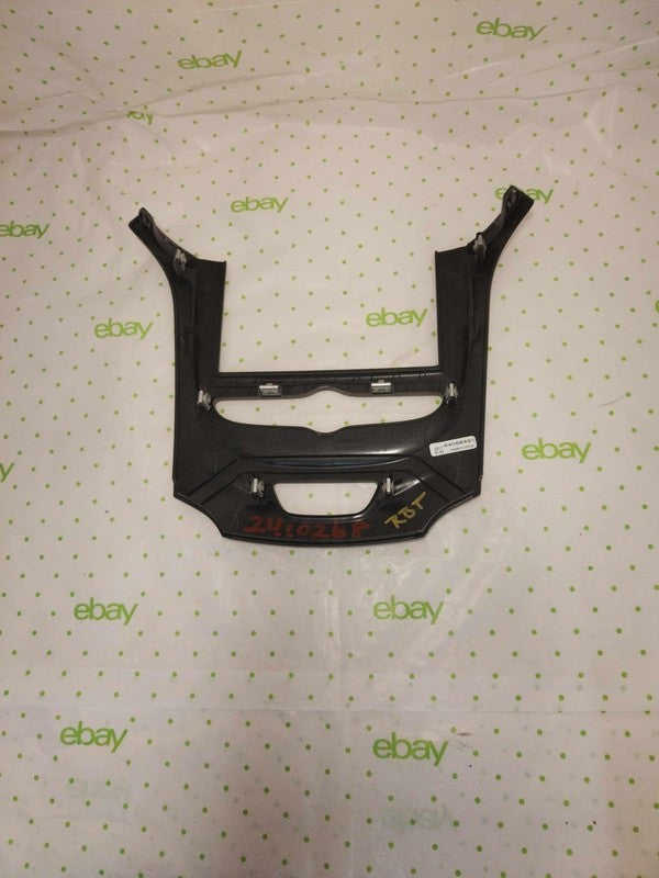 18 CHEVY CRUZE Radio Bezel Trim