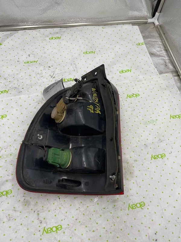 95 96 97 98 FORD WINDSTAR Tail Light Assembly Right passenger side