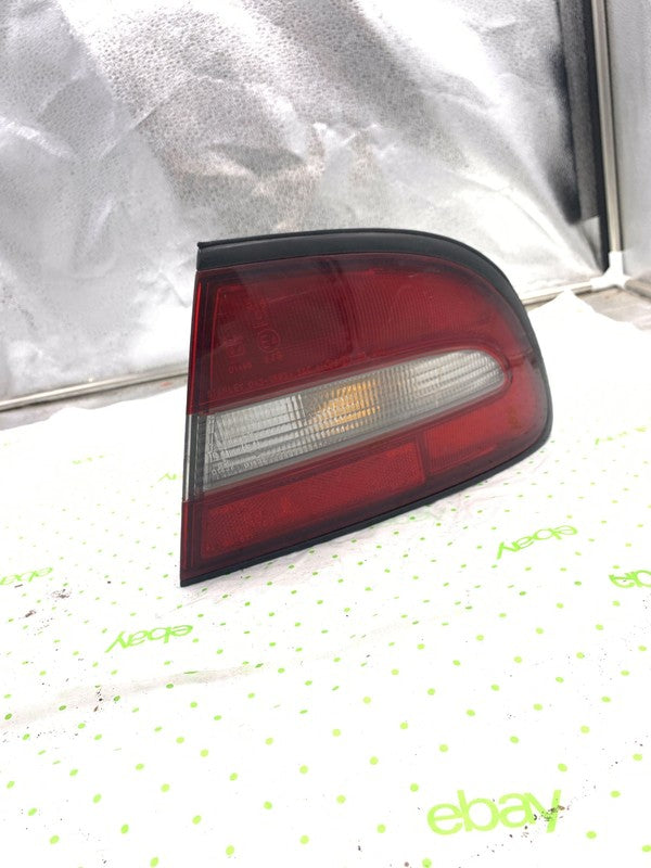 94 95 96 MITSUBISHI GALANT Tail Light Assembly Right passenger side