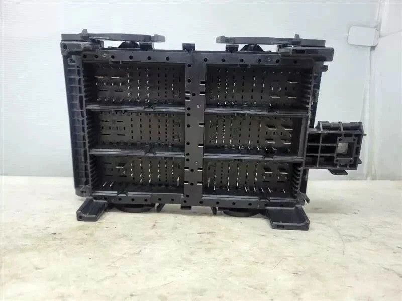 2015-2020 GMC Yukon Engine Fuse Box