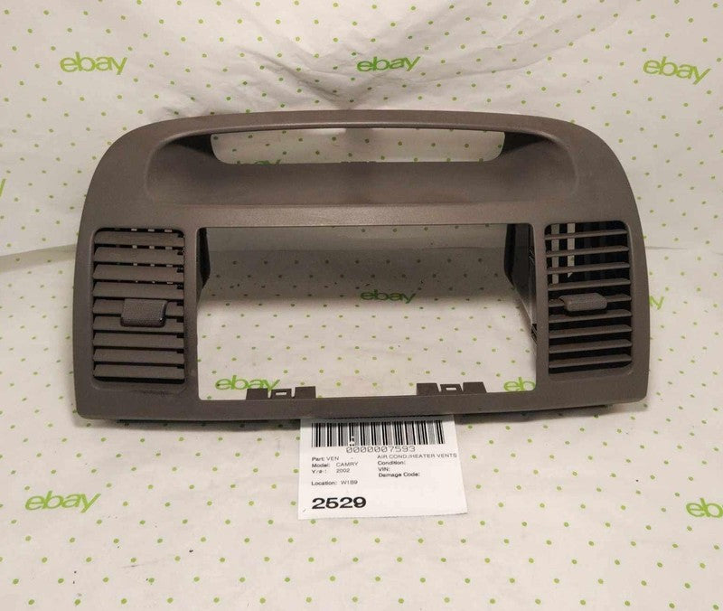 02 TOYOTA CAMRY Air Cond./heater Vents CENTER DASH VENT RADIO TRIM BEZ