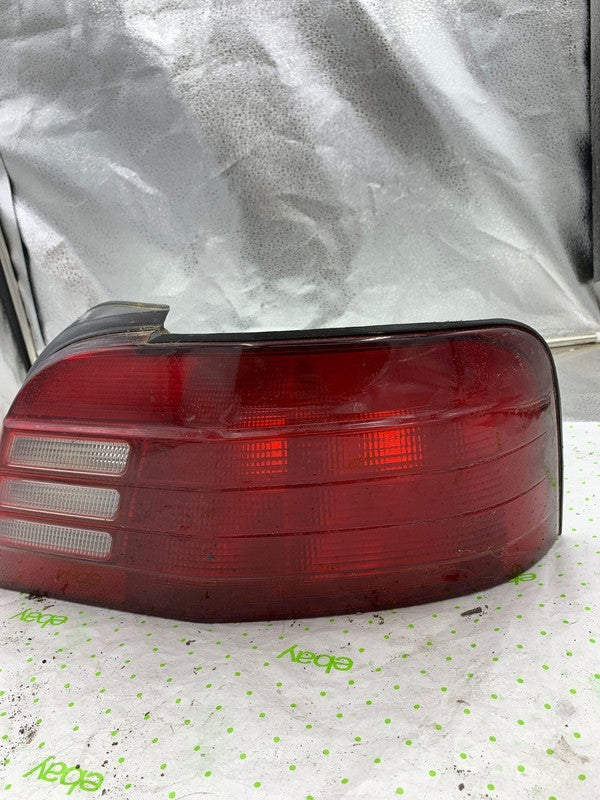 99 00 01 MITSUBISHI GALANT Tail Light Assembly Right passenger side