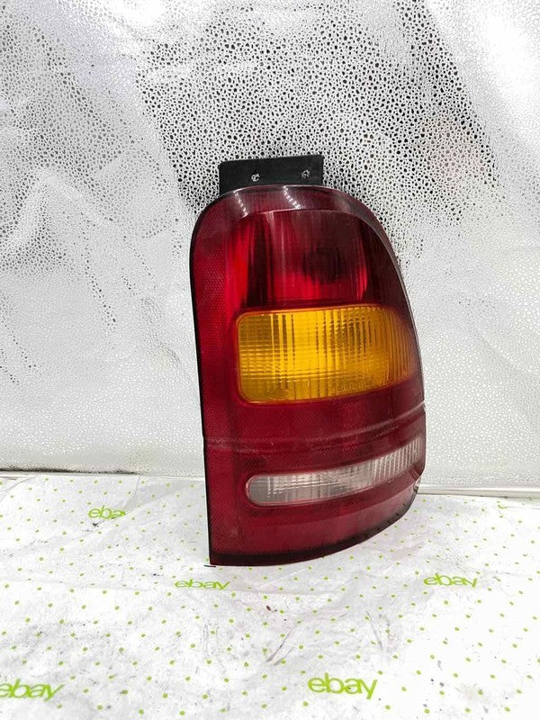 95 96 97 98 FORD WINDSTAR Tail Light Assembly Right passenger side