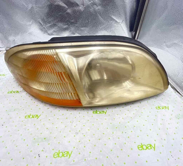98 FORD WINDSTAR Headlamp Assembly Right passenger side