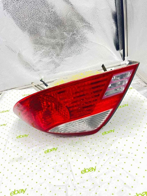 00 01 02 KIA RIO Tail Light Assembly Right passenger side