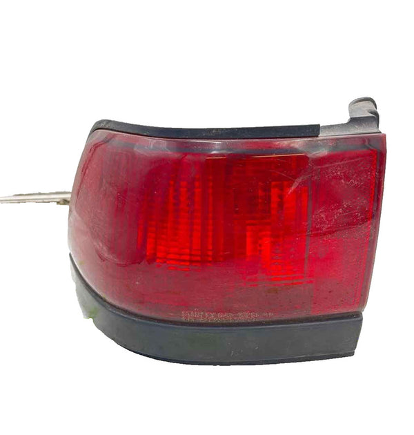 92 93 FORD ESCORT Tail Light Assembly Left driver side