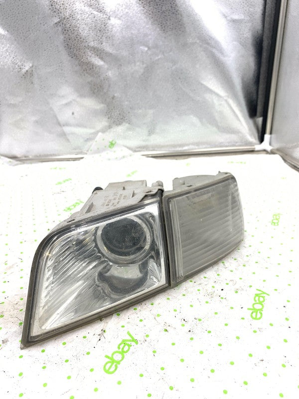 03 04 05 TOYOTA 4RUNNER Front Lamp Right passenger side