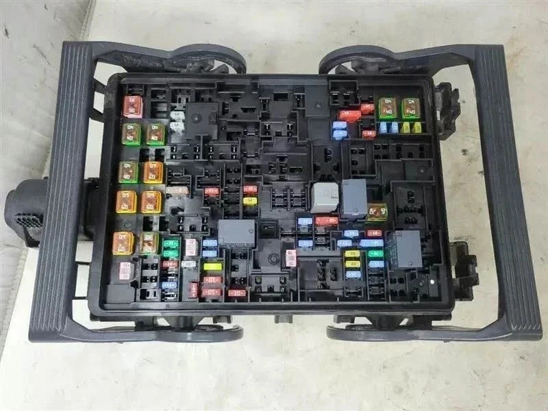 2015-2020 GMC Yukon Engine Fuse Box