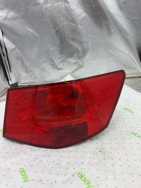 10 11 12 13 KIA FORTE Tail Light Assembly Right passenger side