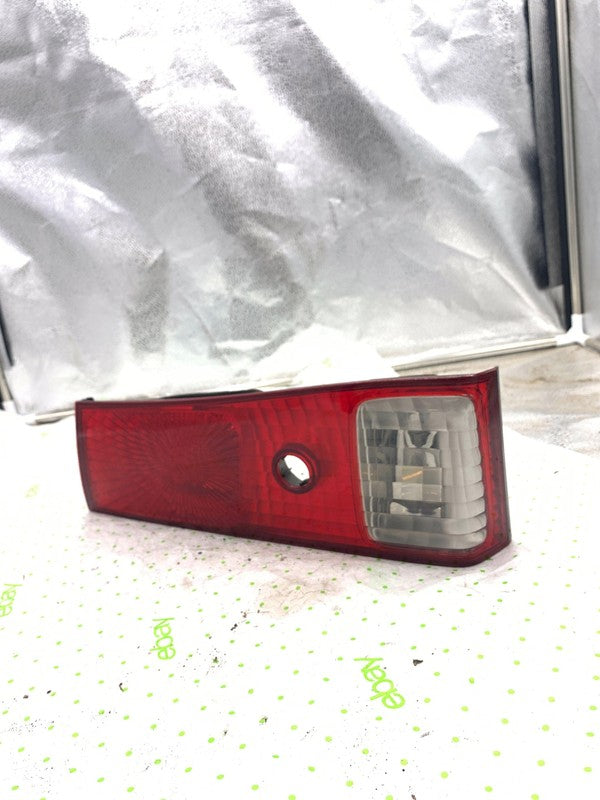 00 01 TOYOTA CAMRY Tail Light Assembly Right passenger side