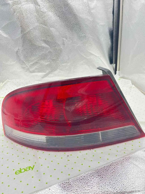 01 02 03 04 05 06 CHRYSLER SEBRING Tail Light Assembly Left driver sid
