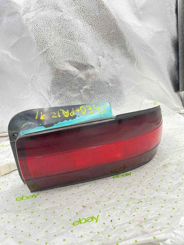91 92 CHEVY GEO STORM Tail Light Assembly Right passenger side