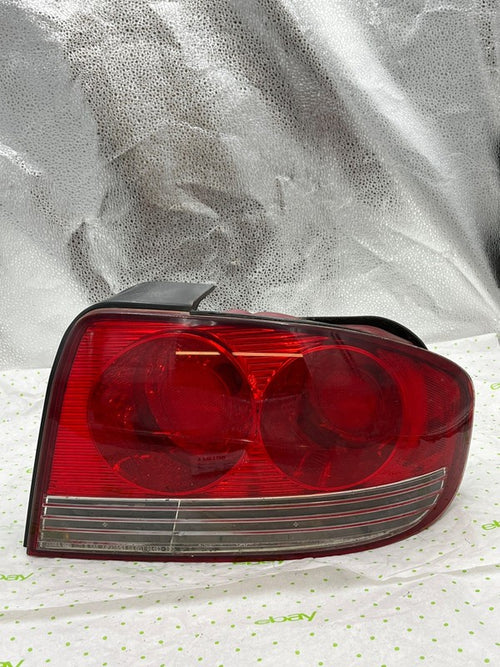 02 03 04 05 HYUNDAI SONATA Tail Light Assembly Right passenger side