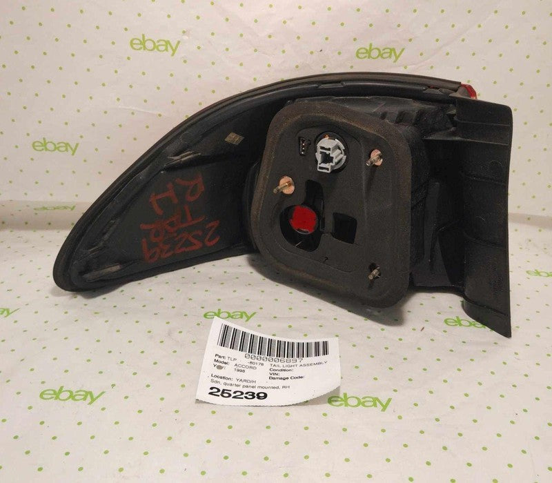98 99 00 HONDA ACCORD Tail Light Assembly Right