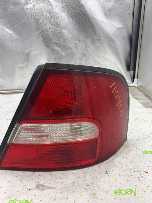00 01 NISSAN ALTIMA Tail Light Assembly Right passenger side