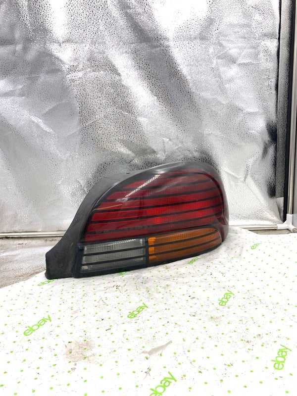 96 97 98 PONTIAC GRAND AM Tail Light Assembly Right passenger side