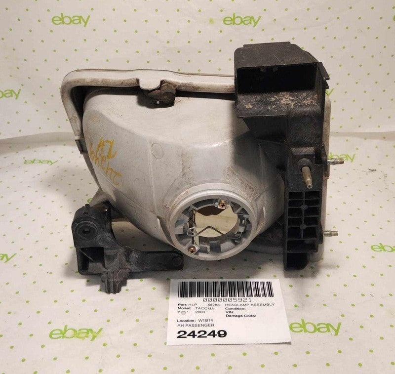 01 02 03 04 TOYOTA TACOMA Headlamp Assembly Left