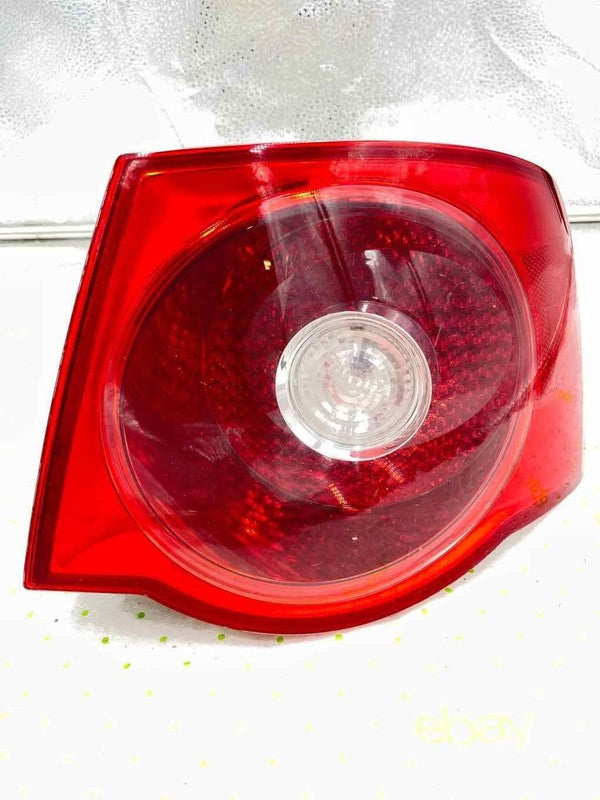 06 07 VOLKSWAGEN JETTA GLI Tail Light Assembly Right