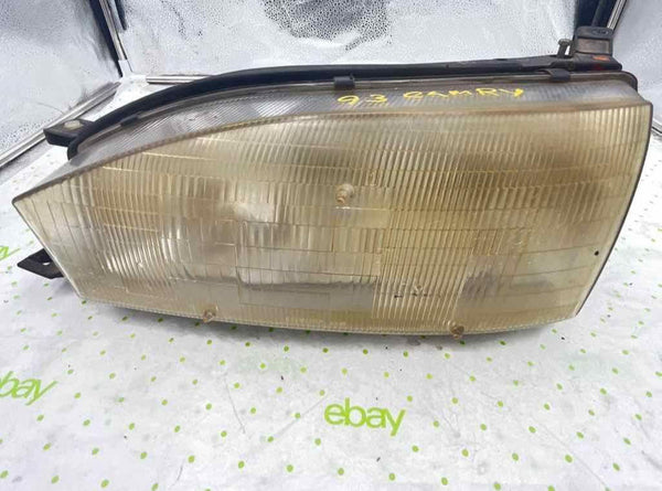 92 93 94 TOYOTA CAMRY Headlamp Assembly Left driver side