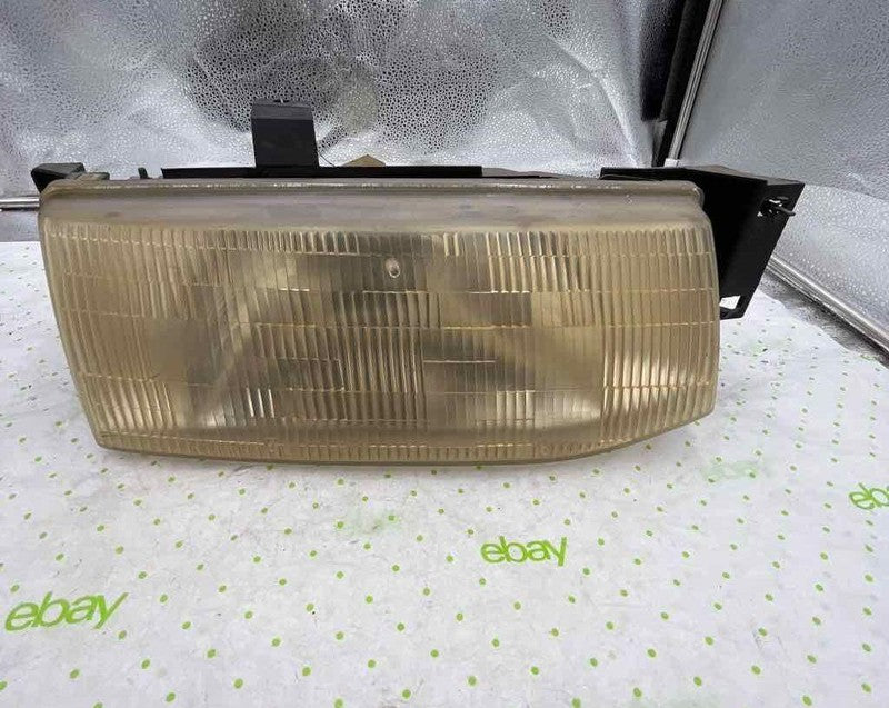 91 92 93 94 95 96 FORD ESCORT Headlamp Assembly Right