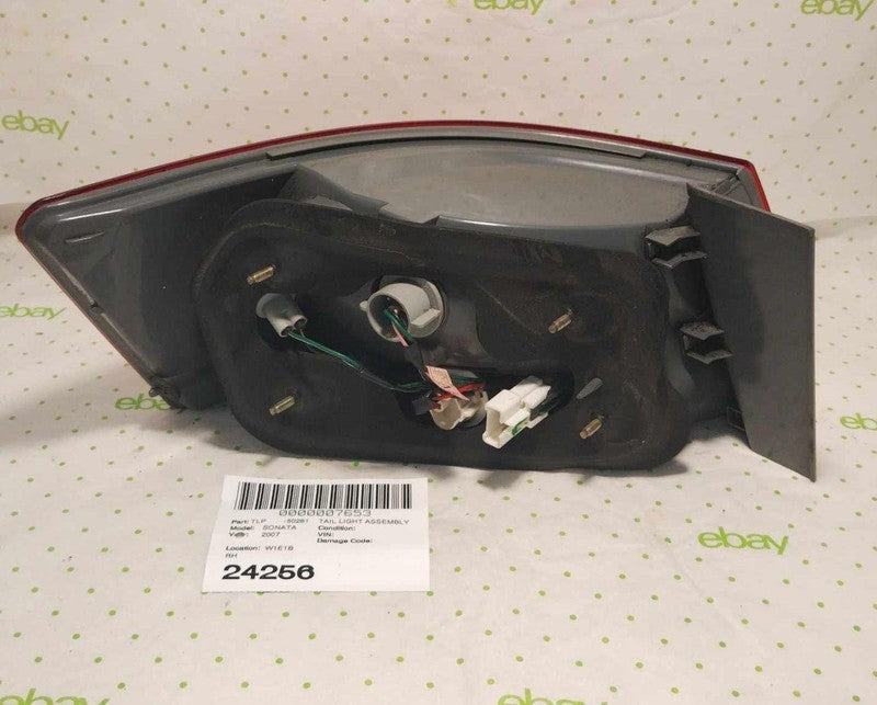 06 07 08 HYUNDAI SONATA Tail Light Assembly Right