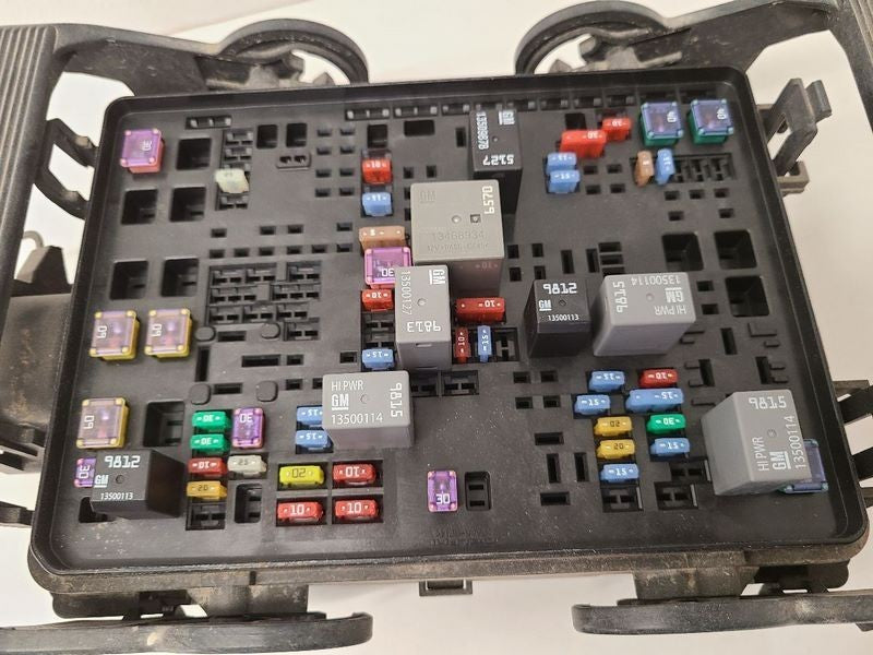 2015-2019 GMC Sierra 2500 3500 Pickup Engine Fuse Box