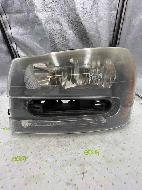 02 03 04 05 06 07 08 09 TRAILBLAZER Headlamp Assembly Left driver side