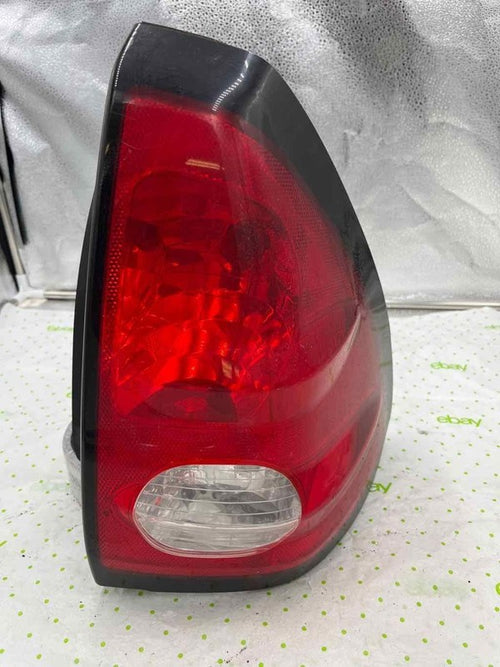 01 02 03 04 05 PONTIAC AZTEK Tail Light Assembly Right
