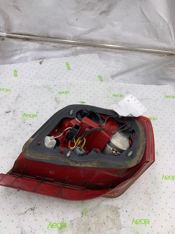 04 05 06 07 08 SUZUKI FORENZA Tail Light Assembly Right passenger side