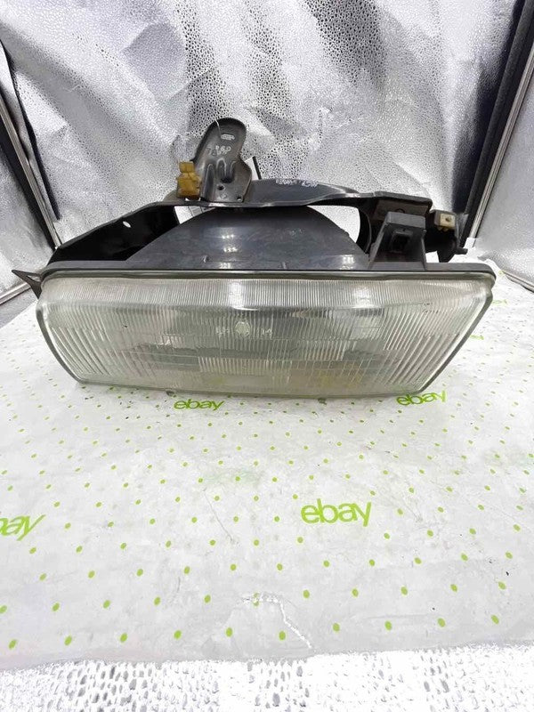 88 89 90 91 92 TOYOTA COROLLA Headlamp Assembly Left